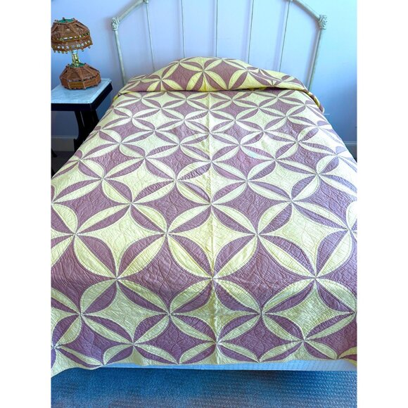Vintage quilt Orange Peel pattern yellow lavender twin or full Extra Long - Picture 3 of 10